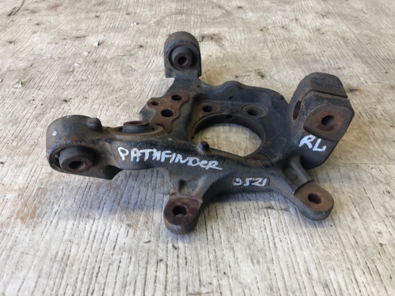 Цапфа задняя левая PATHFINDER R52 12-21 2014 R52 3.5 VQ35DE