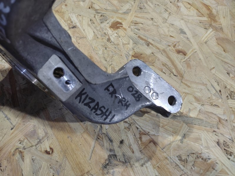 Кулак поворотный передний правый SUZUKI KIZASHI 09-14 Седан 2.4