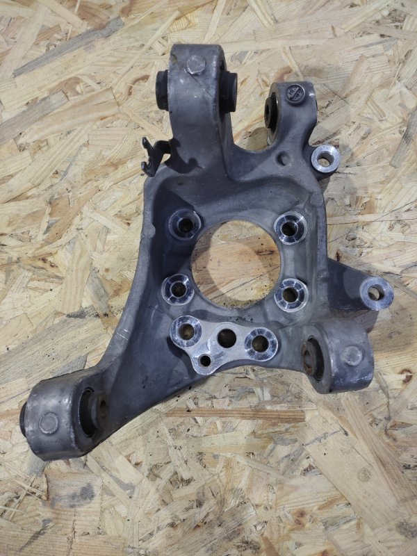 Цапфа задняя левая ALTIMA L33 12-18 2018 L33 2.5