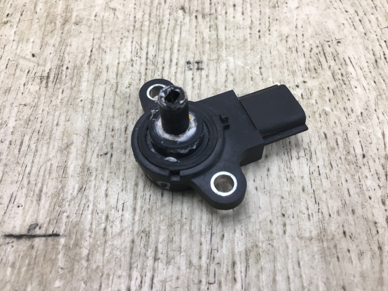 Датчик положения дроссельной заслонки SENTRA B17 12-21 2017 B17 1.8 MRA8DE Датчик положения дроссельной заслонки SENTRA B17 12-21 2017 B17 1.8 MRA8DE