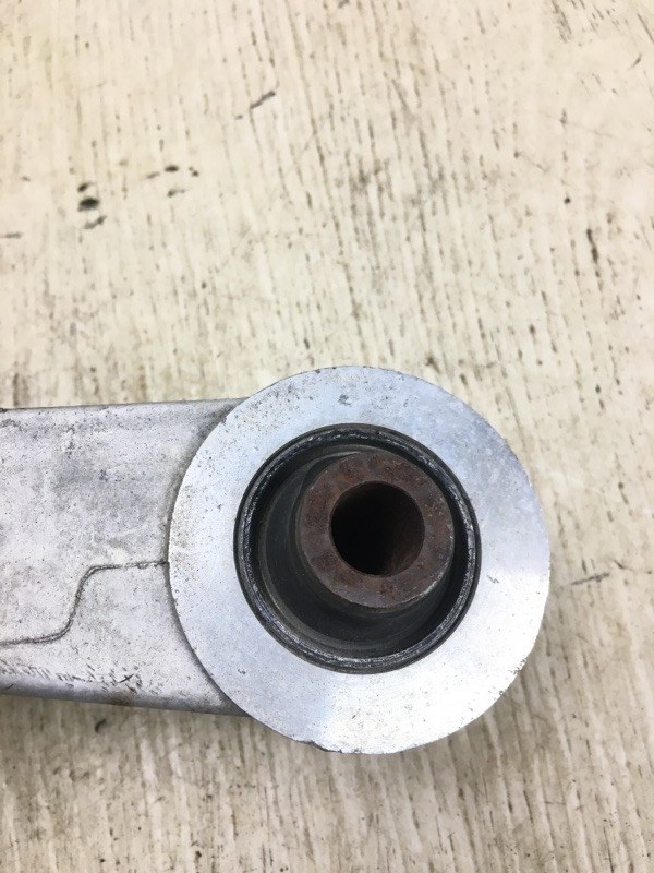 Рычаг задней подвески поперечный нижний задний правый INFINITI G25/G35/G37/Q40 06-14