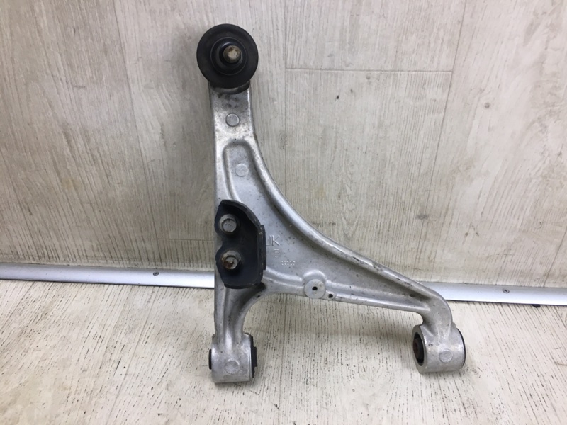 Рычаг задней подвески поперечный верхний задний левый G25/G35/G37/Q40 06-14