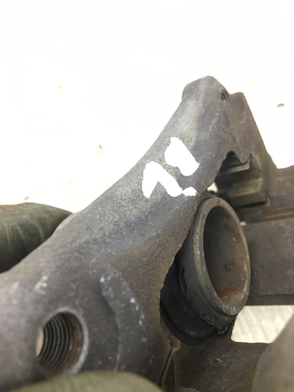 Суппорт тормозной задний левый G25/G35/G37/Q40 06-14