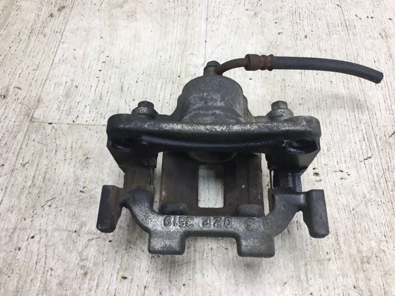 Суппорт тормозной задний правый INFINITI G25/G35/G37/Q40 06-14