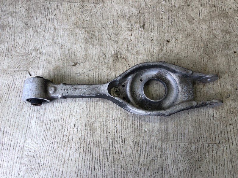 Запчасть рычаг задней подвески поперечный нижний KIA OPTIMA TF 11-16 2013 TF 2.4 G4KJ 55210-3Q150 Б/У Рычаг задней подвески поперечный нижний KIA OPTIMA TF 11-16 2013 TF 2.4 G4KJ 55210-3Q150 Б/У