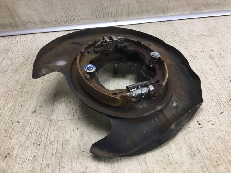 Тормозной механизм задний правый M35/M45 04-10