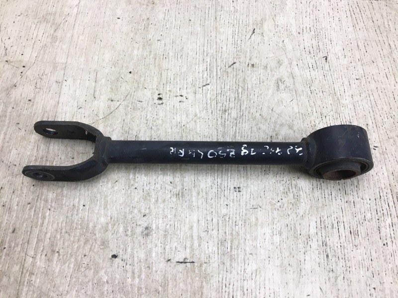 Рычаг задней подвески продольный задний левый INFINITI M35/M45 04-10 55110-EG000 Б/У