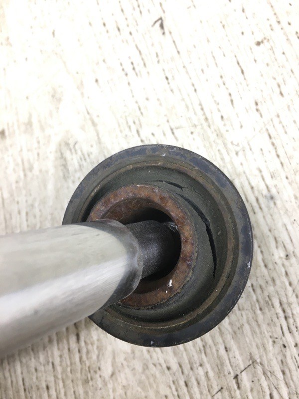 Рычаг задней подвески продольный задний левый INFINITI M35/M45 04-10