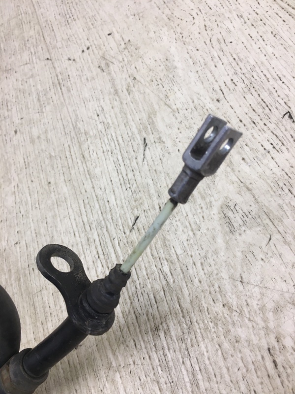 Трос стояночного тормоза задний правый M35/M45 04-10