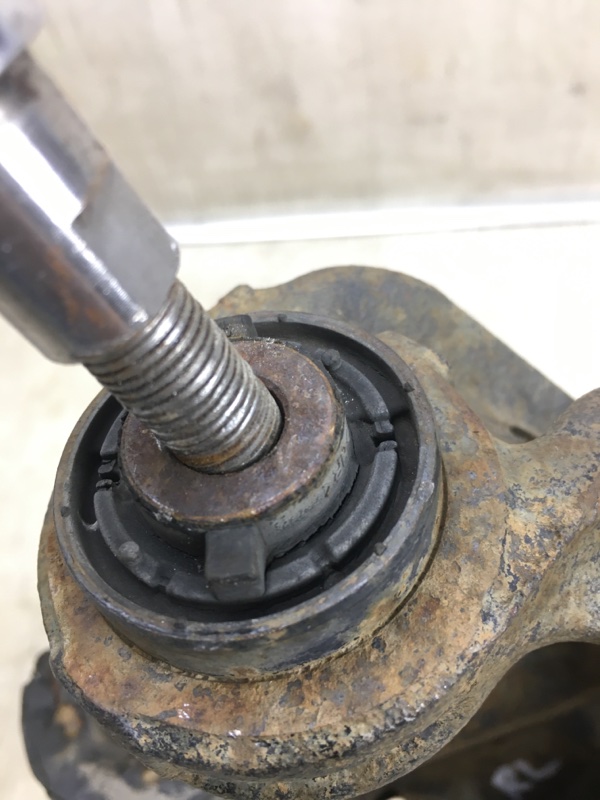 Цапфа задняя левая 6 GH 07-12 GH