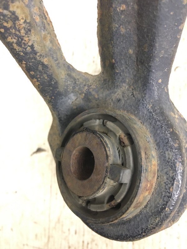 Цапфа задняя правая 6 GH 07-12 GH