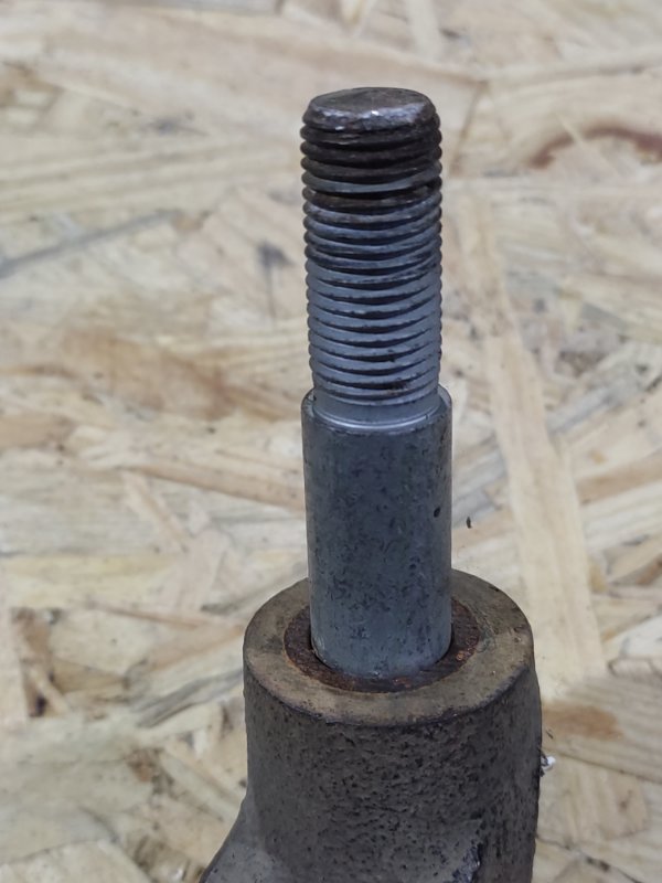 Цапфа задняя левая HYUNDAI SANTA FE (CM) 05-12