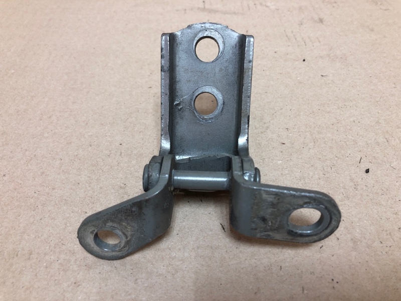 Петля двери нижняя задняя левая CAMRY 30 02-06 2005 ACV30 2.4 2AZFE