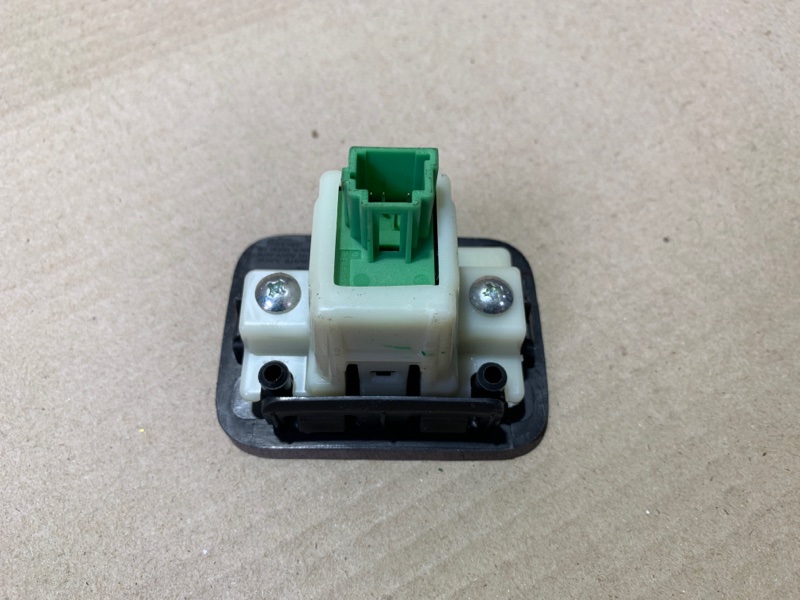 Кнопка закрывания крышки багажника NISSAN PATHFINDER R52 12-21 R52 3.5