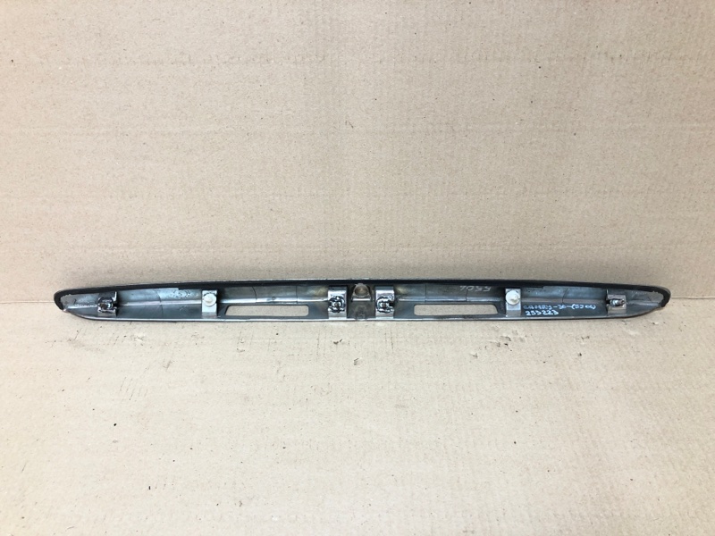 Панель подсветки номера TOYOTA CAMRY 30 02-06 ACV30 2.4 2AZFE Панель подсветки номера TOYOTA CAMRY 30 02-06 ACV30 2.4 2AZFE