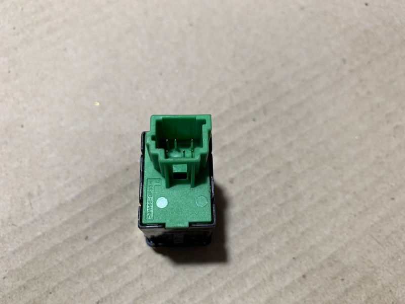 Кнопка закрывания крышки багажника PATHFINDER R52 12-21 2020 R52 3.5