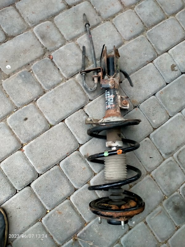 Амортизатор передний правый MITSUBISHI LANCER X 10 07-15