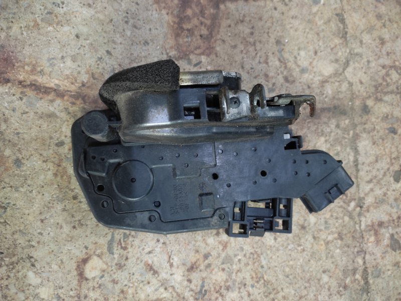 Замок двери задний левый INFINITI G25/G35/G37/Q40 06-14 82501-JK000 Б/У