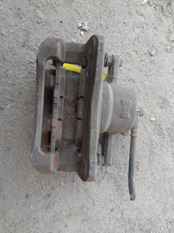 Суппорт тормозной передний правый CAMRY 40 06-11 Суппорт тормозной передний правый CAMRY 40 06-11