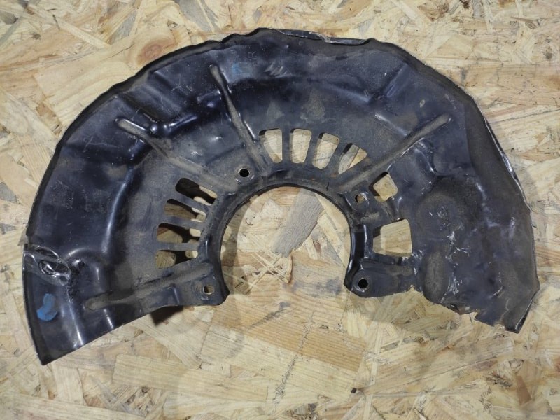 Защита тормозного диска передняя правая CAMRY 50 12-15