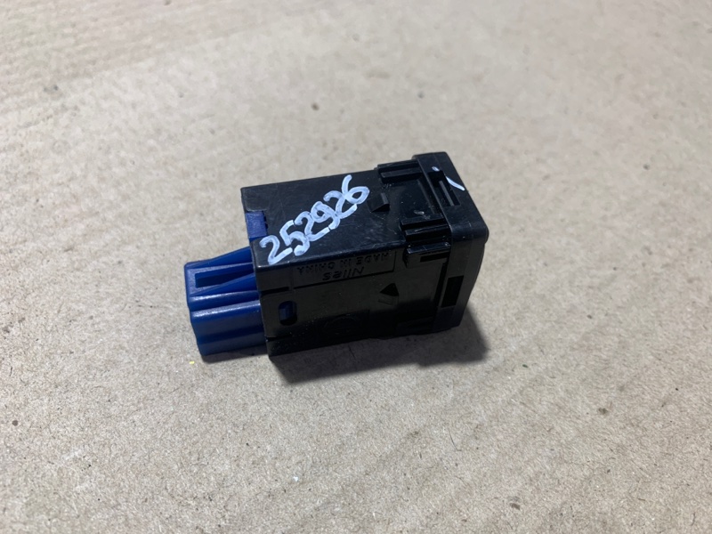 Кнопка NISSAN PATHFINDER R52 12-21 R52 3.5