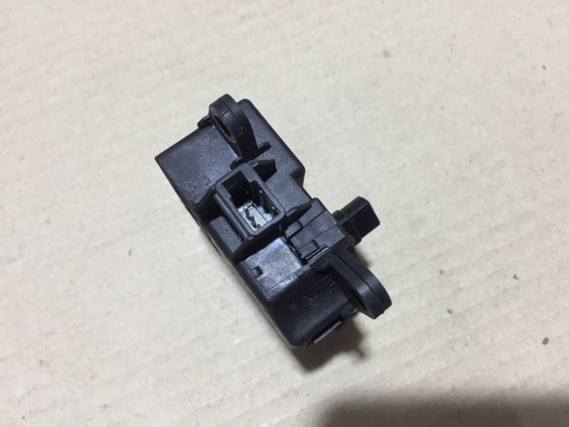 Моторчик заслонки печки задний NISSAN PATHFINDER R52 12-21 R52 3.5