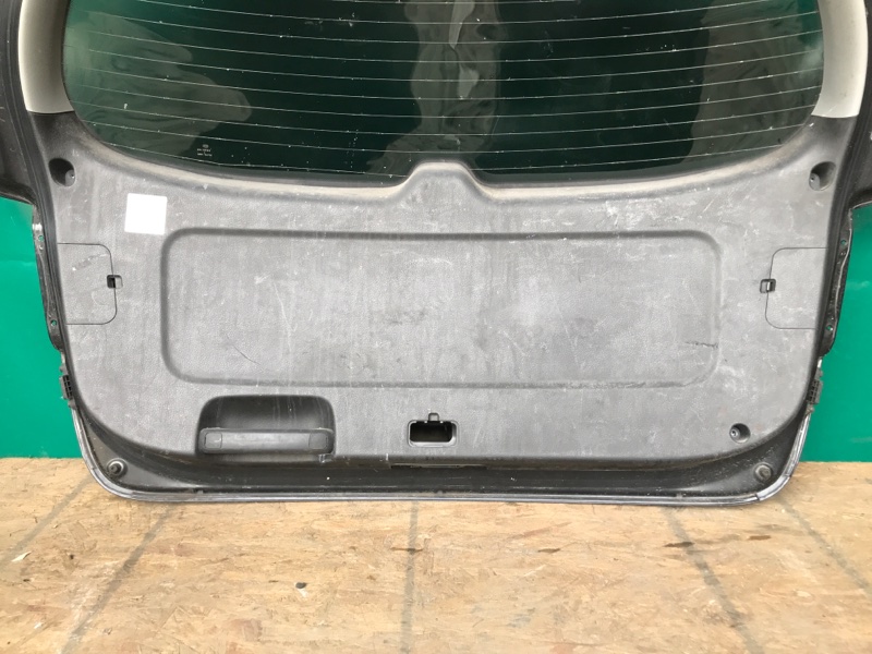 Обшивка крышки багажника KIA SORENTO XM 09-14 Внедорожник 2.4 G4KE