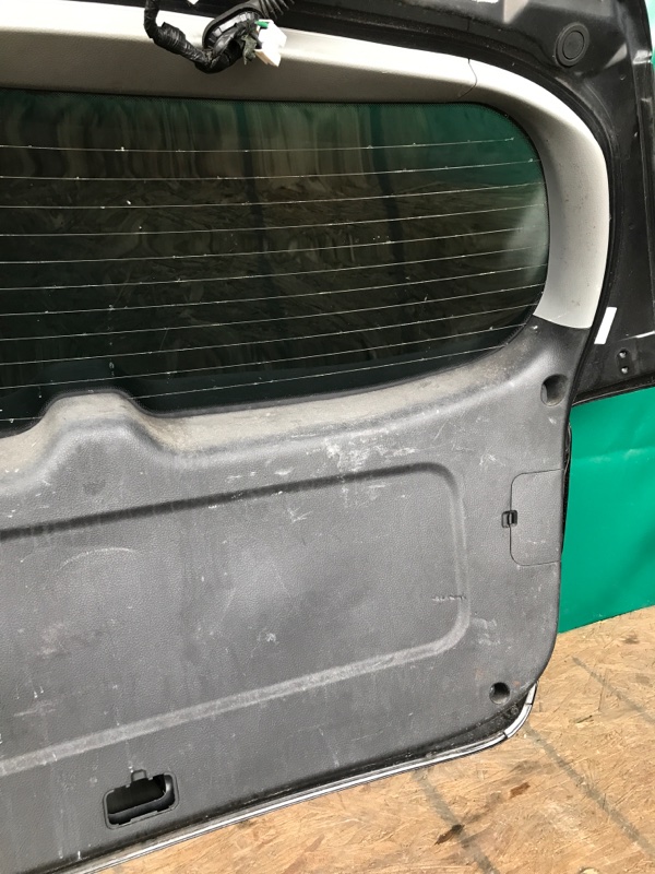 Обшивка крышки багажника SORENTO XM 09-14 2010 Внедорожник 2.4 G4KE