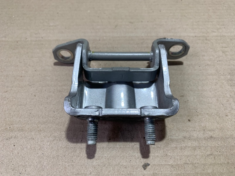 Петля двери верхняя задняя левая PATHFINDER R52 12-21 2020 R52 3.5