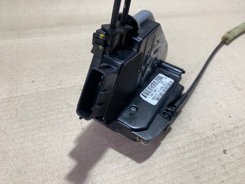 Замок двери задний левый PATHFINDER R52 12-21 2020 R52 3.5