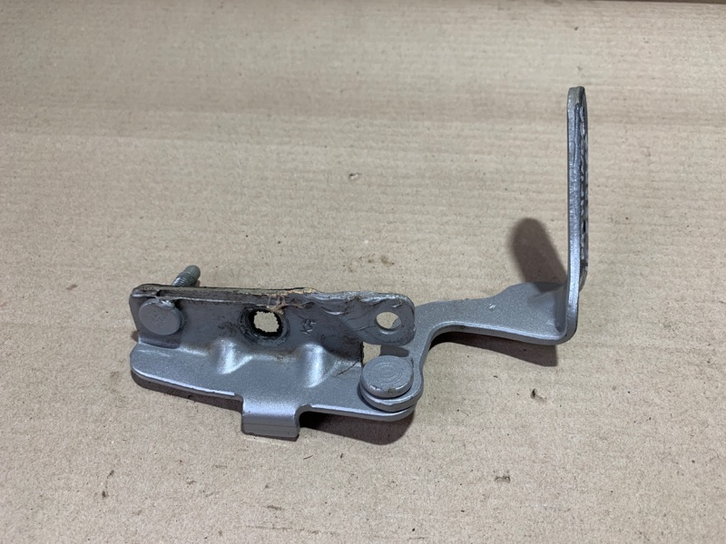 Петля крышки багажника правая NISSAN PATHFINDER R52 12-21 2020 R52 3.5 90400-3KA0A Б/У