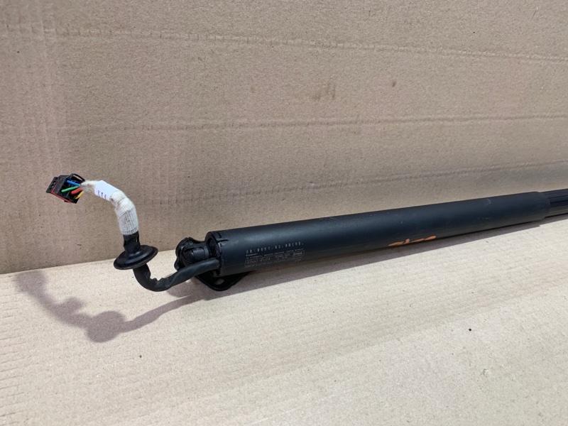 Амортизатор крышки багажника PATHFINDER R52 12-21 2020 R52 3.5