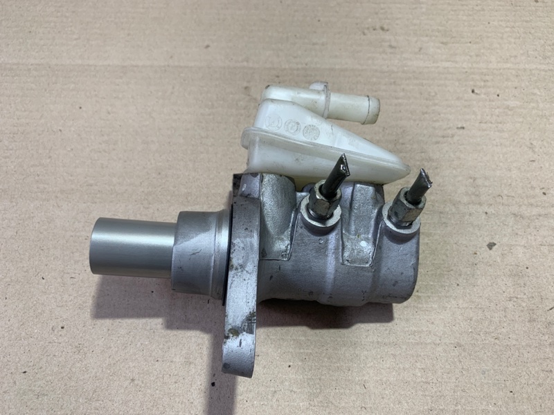 Главный тормозной цилиндр PATHFINDER R52 12-21 2020 R52 3.5 Главный тормозной цилиндр PATHFINDER R52 12-21 2020 R52 3.5