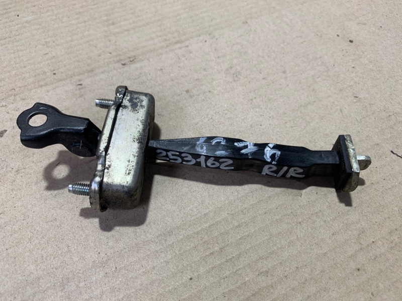 Ограничитель двери задний правый NISSAN PATHFINDER R52 12-21 2020 R52 3.5 82430-3JA0A Б/У