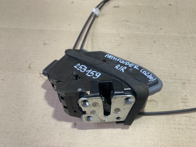 Замок двери задний правый PATHFINDER R52 12-21 2020 R52 3.5