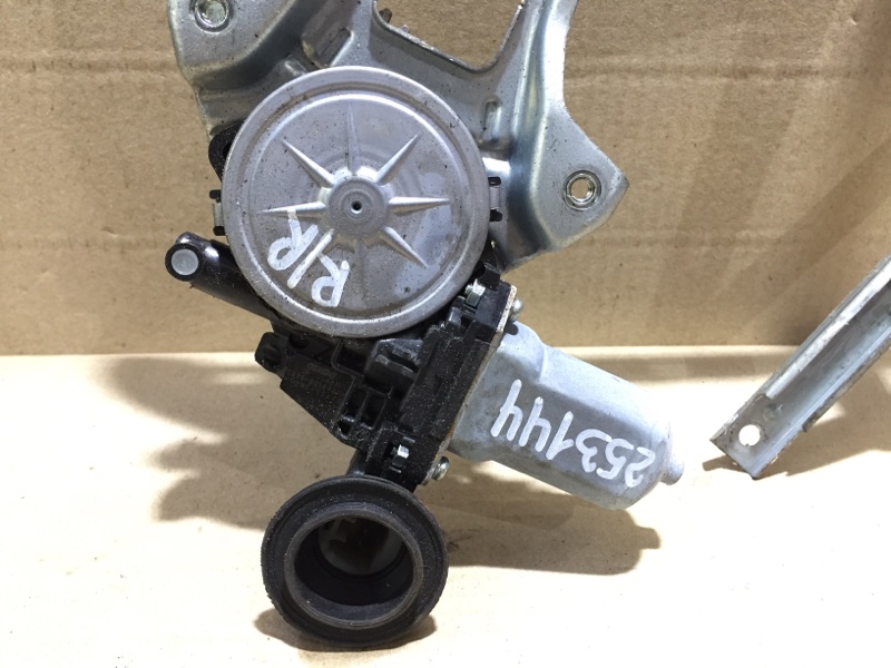 Стеклоподъемник задний левый PATHFINDER R52 12-21 2020 R52 3.5