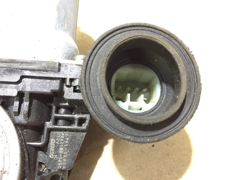 Стеклоподъемник задний левый PATHFINDER R52 12-21 2020 R52 3.5