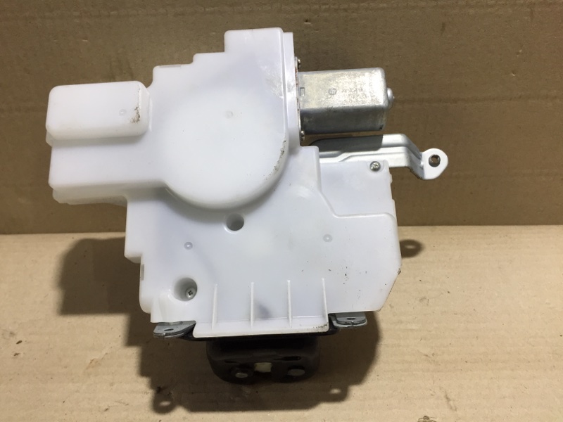 Замок крышки багажника NISSAN PATHFINDER R52 12-21 R52 3.5