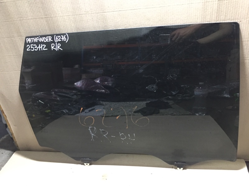 Запчасть стекло двери заднее правое NISSAN PATHFINDER R52 12-21 2020 R52 3.5 82300-3KA1A Б/У Стекло двери заднее правое NISSAN PATHFINDER R52 12-21 2020 R52 3.5 82300-3KA1A Б/У