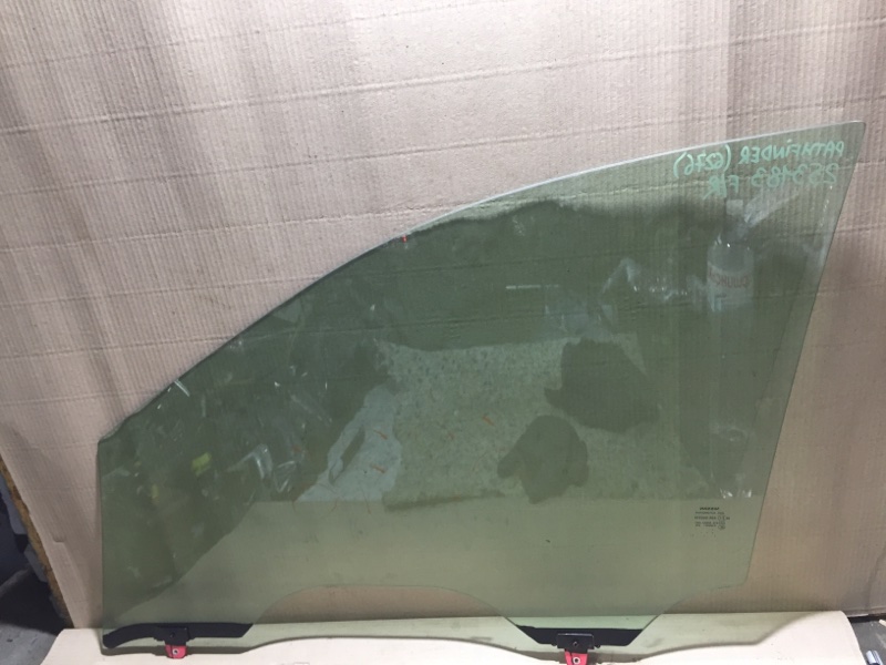 Стекло двери переднее правое PATHFINDER R52 12-21 2020 R52 3.5