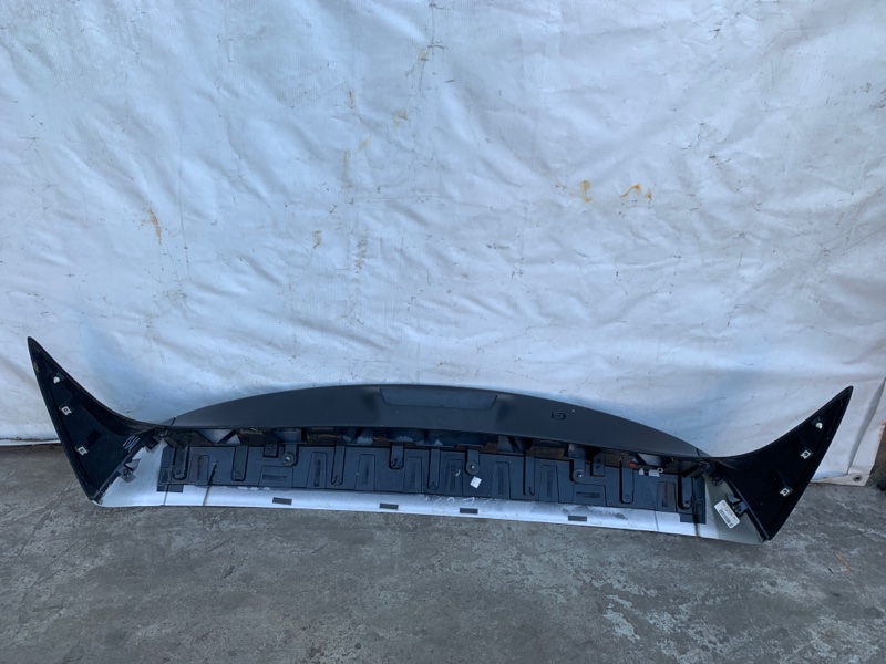 Спойлер крышки багажника PATHFINDER R52 12-21 2020 R52 3.5