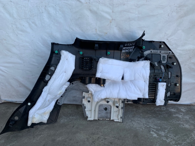 Обшивка багажника задняя левая PATHFINDER R52 12-21 2020 R52 3.5