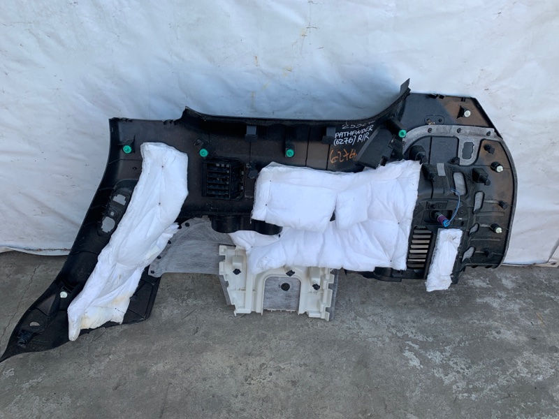 Обшивка багажника задняя левая PATHFINDER R52 12-21 2020 R52 3.5