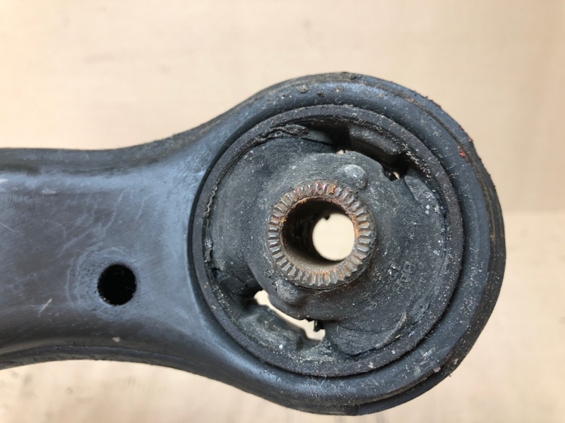 Рычаг передней подвески нижний правый TOYOTA CAMRY 30 02-06 ACV30 2.4 2AZFE Рычаг передней подвески нижний правый TOYOTA CAMRY 30 02-06 ACV30 2.4 2AZFE