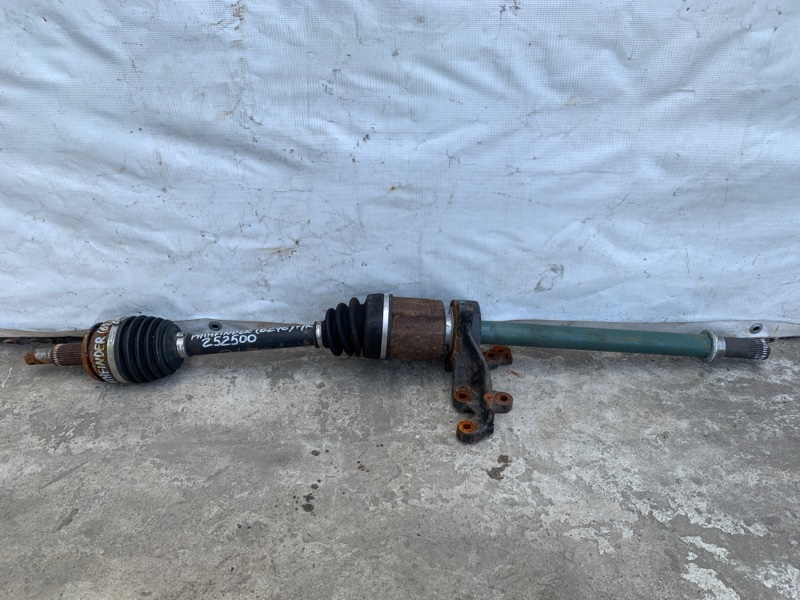 Привод передний правый PATHFINDER R52 12-21 2020 R52 3.5