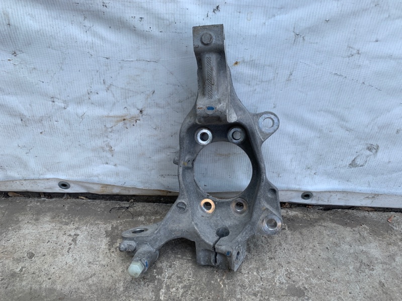 Кулак поворотный левый NISSAN PATHFINDER R52 12-21 R52 3.5