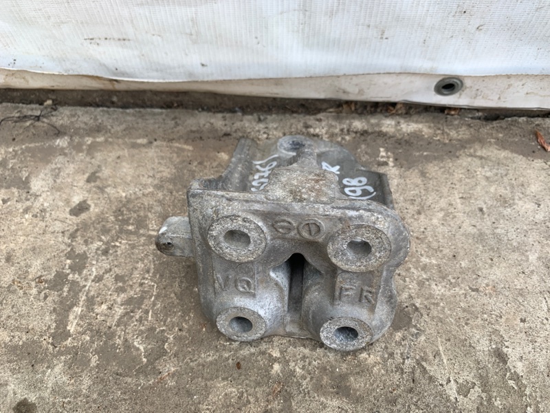 Кронштейн опоры двигателя передний PATHFINDER R52 12-21 2020 R52 3.5