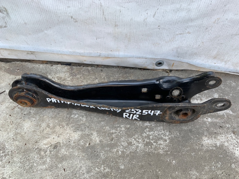 Рычаг задней подвески поперечный нижний правый PATHFINDER R52 12-21 2020 R52 3.5 Рычаг задней подвески поперечный нижний правый PATHFINDER R52 12-21 2020 R52 3.5