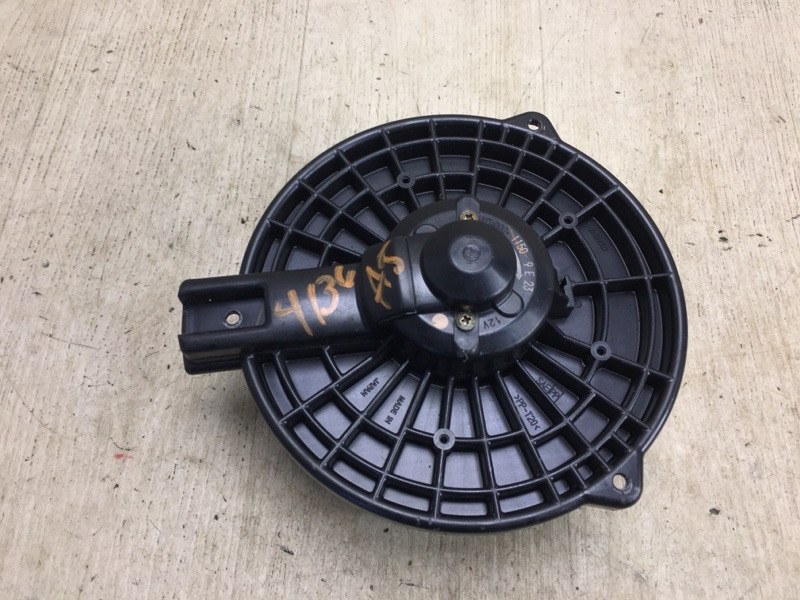 Запчасть моторчик печки LEXUS IS200 98-05 19400-01150 Б/У Моторчик печки LEXUS IS200 98-05 19400-01150 Б/У