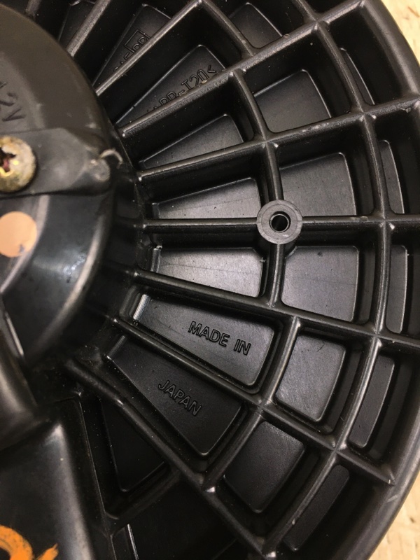 Моторчик печки IS200 98-05 Моторчик печки IS200 98-05